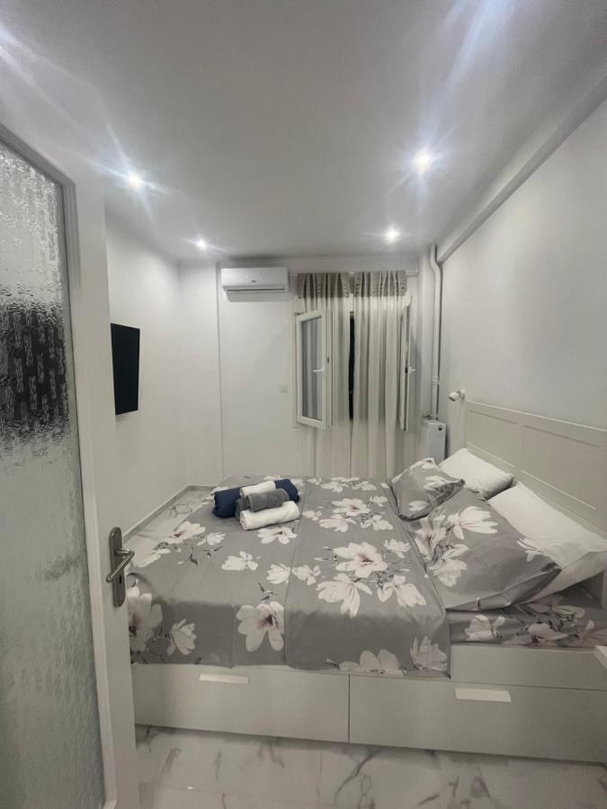 White Apartment *
