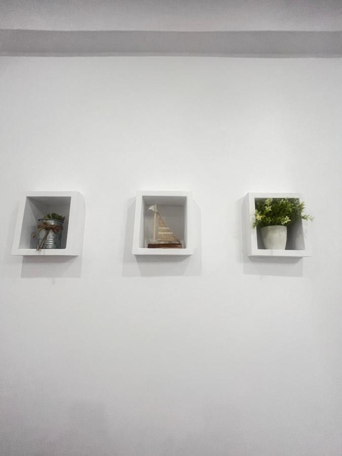 Apartment White *