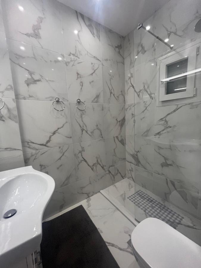 Apartment White *