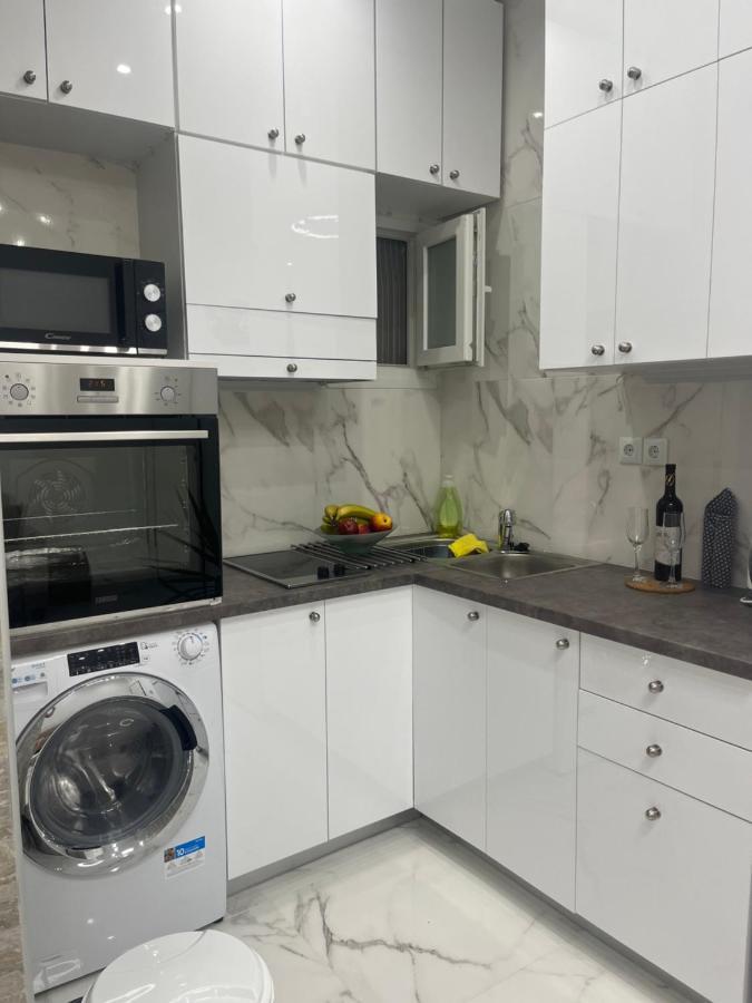 Apartment White *